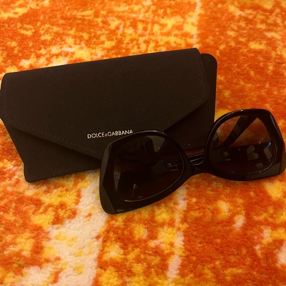 Dolce and Gabbana sunglasses - Picture 5 of 7